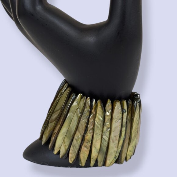Olive Green Abalone Stretch Bracelet - Picture 1 of 4